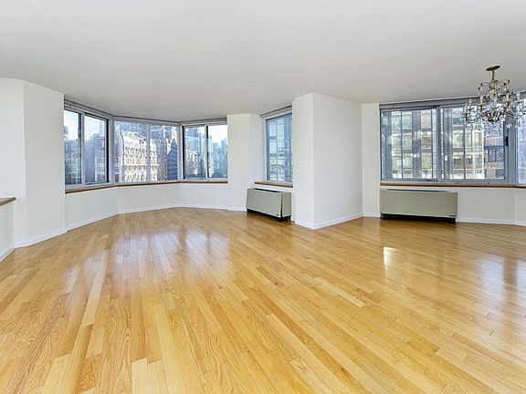 3rd image of 201 W 72nd St APT 11A