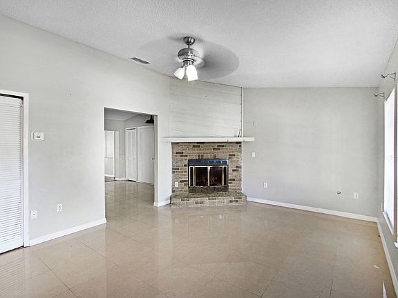 3rd image of 3802 Shady Grove Cir