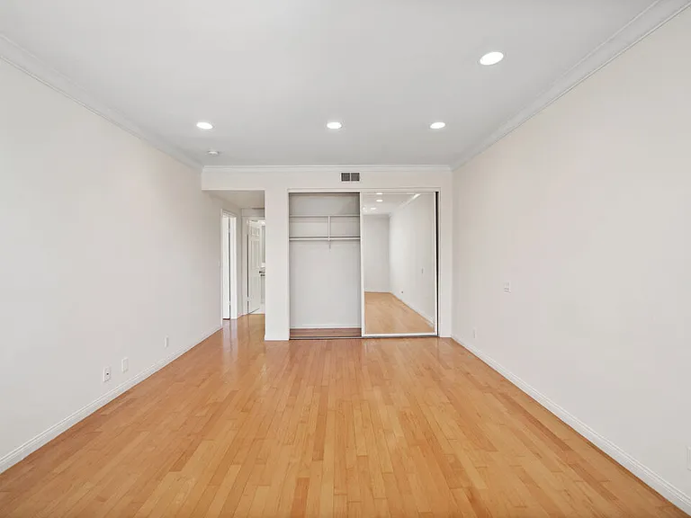 200 N Almont Dr #302 — Photo 16