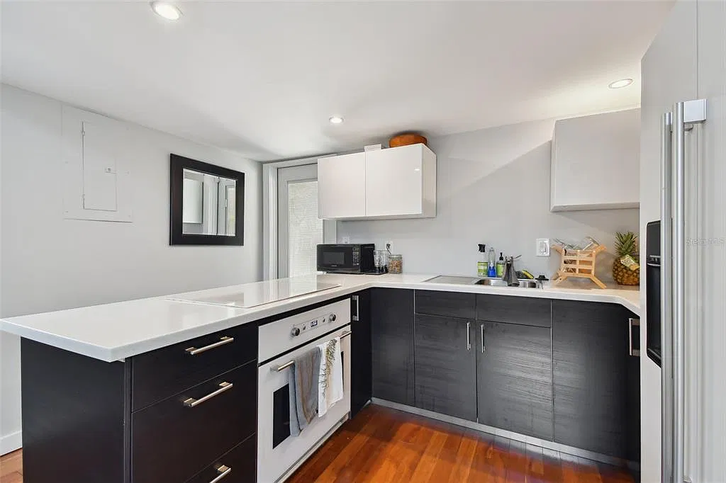 1 bed, 1.0 bath, 400 sqft, $1,800 — Photo 4