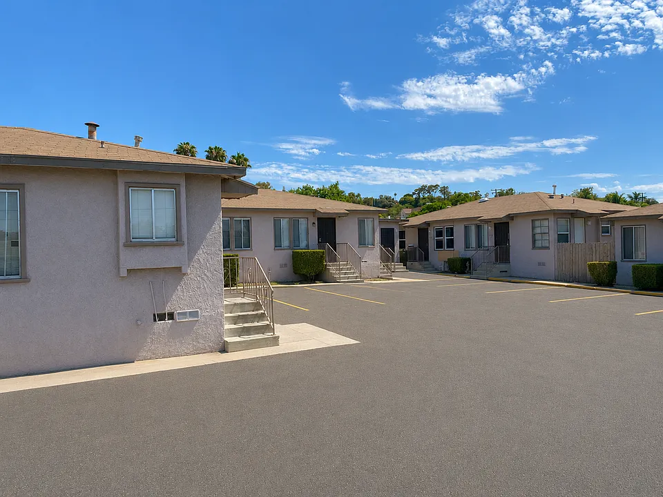 Building Photo 5