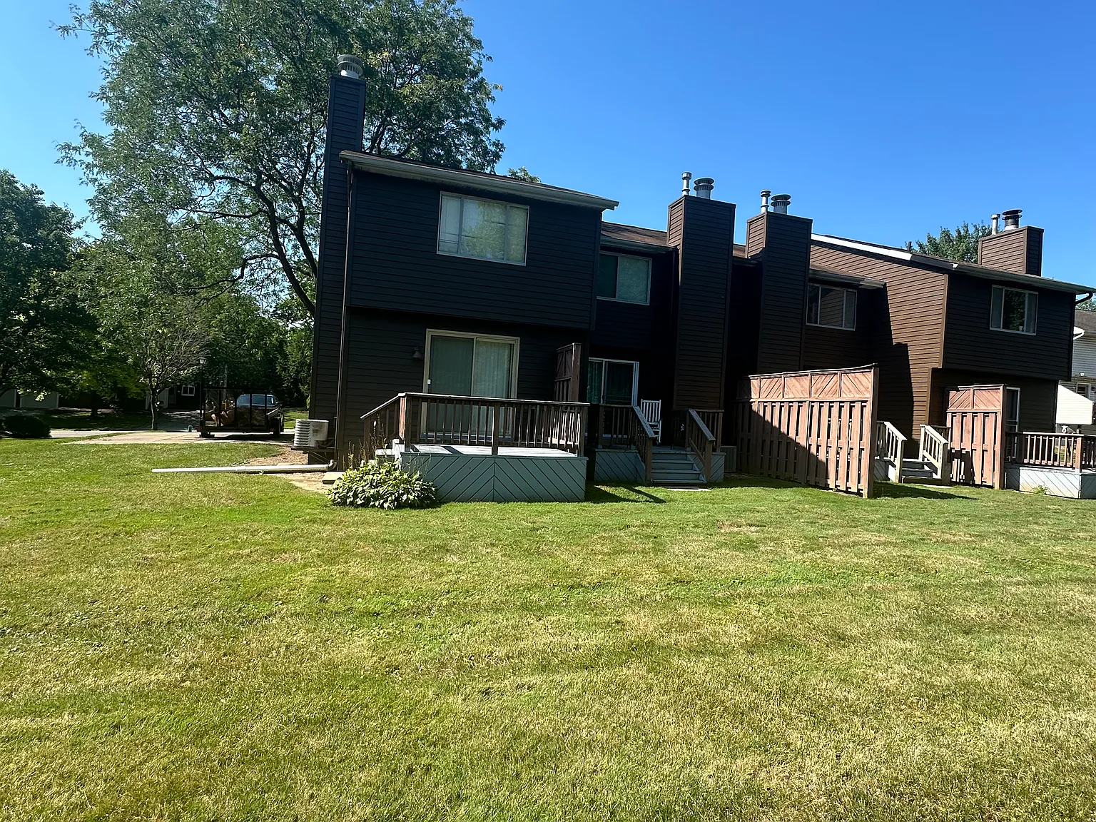 2 bed, 1.5 bath, 1100 sqft, $1,295 — Photo 2