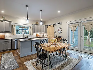 3 bed, 1747 sqft, $2,400 — Photo 4