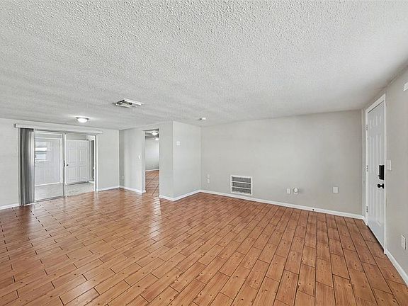 4th image of 7214 Ingleside Dr