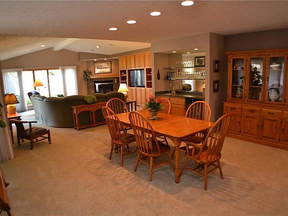 5th image of 8895 Riverwood Dr