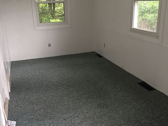 5th image of 4840 Lakeview Dr