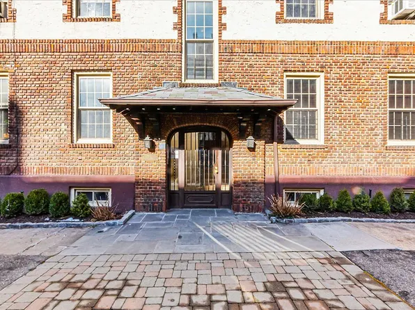 83-09 Talbot St #6E, Kew Gardens, NY 11415