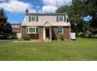 600 Delft Ln, Hatboro, PA 19040