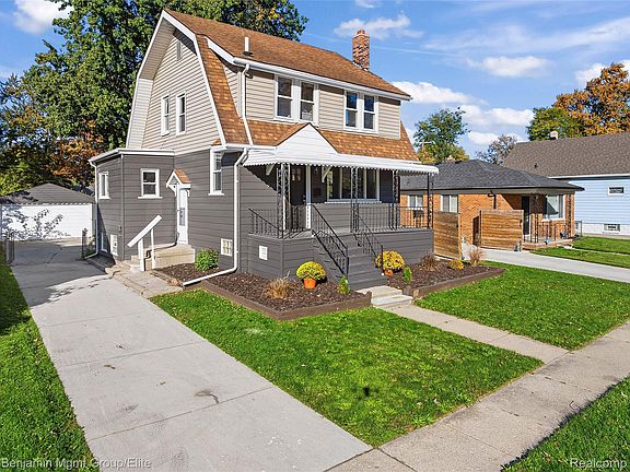 2nd image of 22045 Elmwood Ave