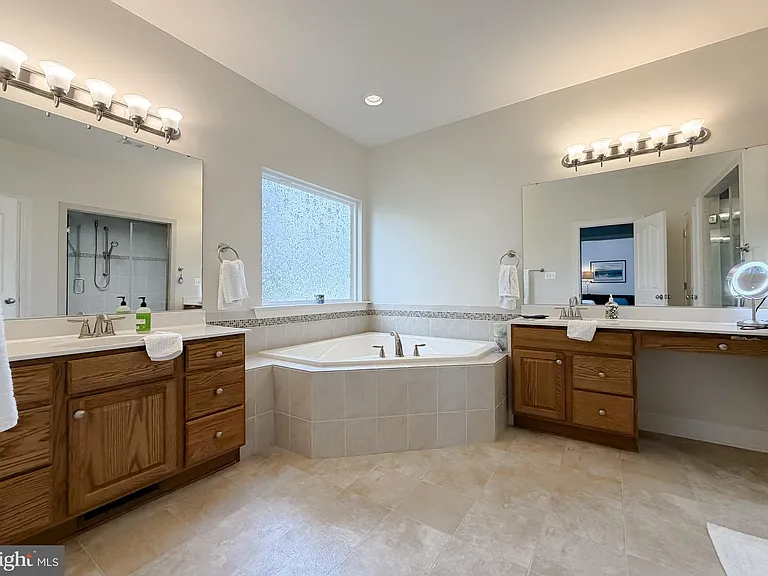 23687 Coventry Dr — Photo 27