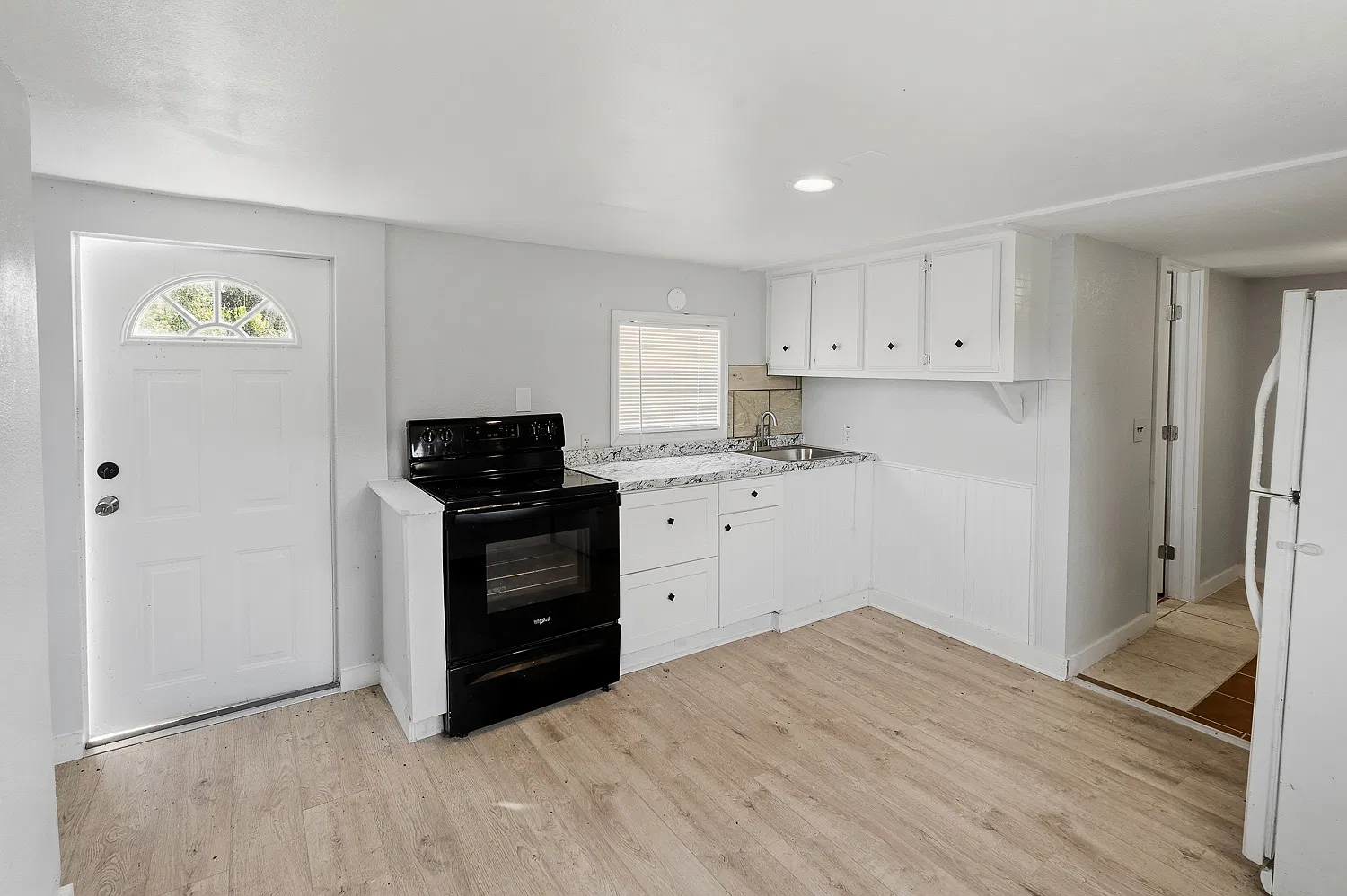 2 bed, 480 sqft, $1,150 — Photo 1
