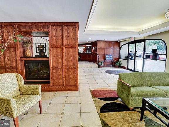 3rd image of 922 24th St NW APT 205A