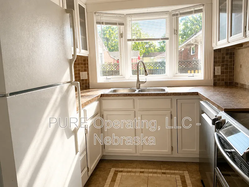 4 bed, 2.0 bath, 1410 sqft, $1,950 — Photo 4