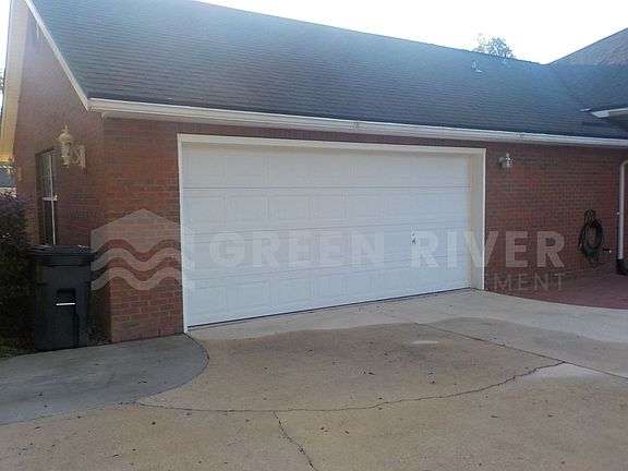 3rd image of 1761 Oak Grove Dr S
