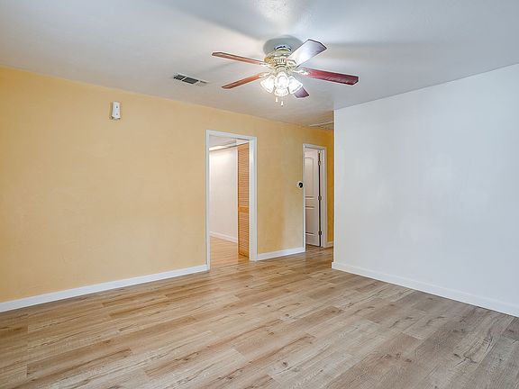 4th image of 5711 Margewood Dr