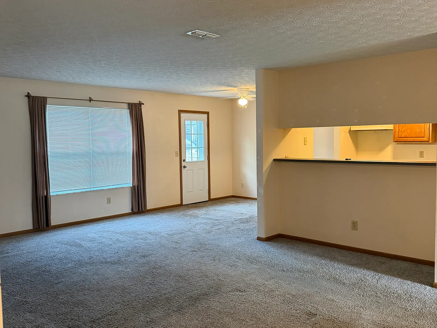 3 bed, 1114 sqft, $1,750 — Photo 3