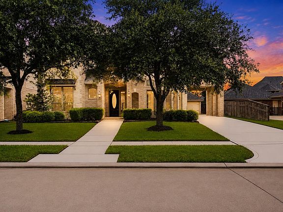 4th image of 28214 Churchill Ct