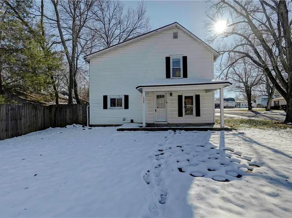 126 W 2nd St, Tonganoxie, KS 66086