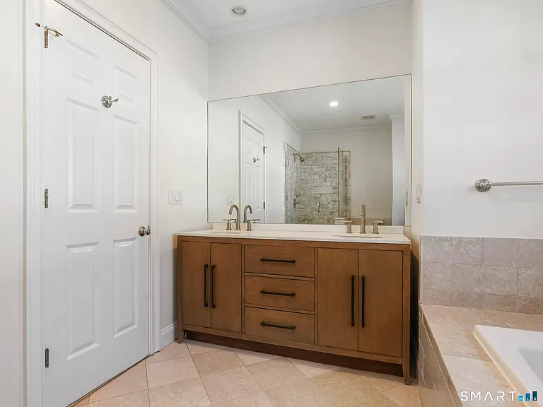 147 Holly Hill Ln #2 — Photo 16