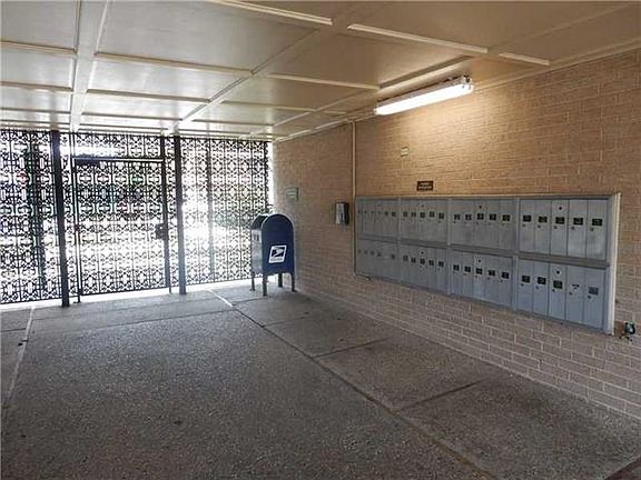 3rd image of 2716 Whitney Pl