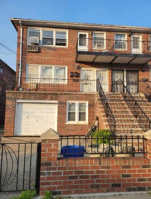 1st image of 1055 E 92nd St