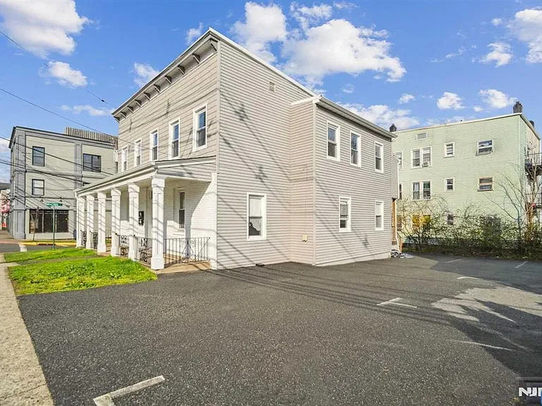 143 Valley Rd — Photo 14