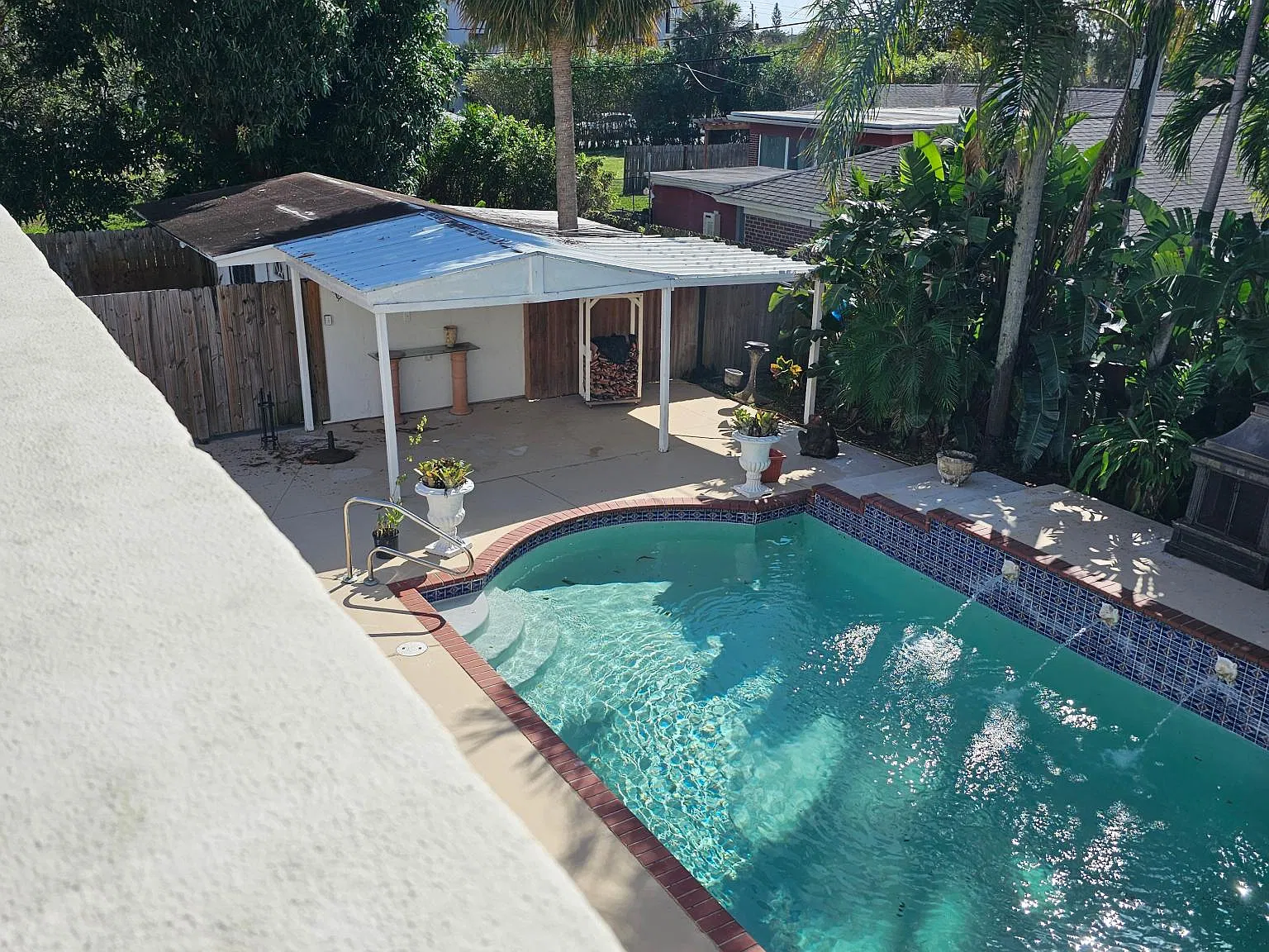 1212 Longwood St — Photo 4