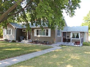 721 Coolidge St, Winner, SD 57580
