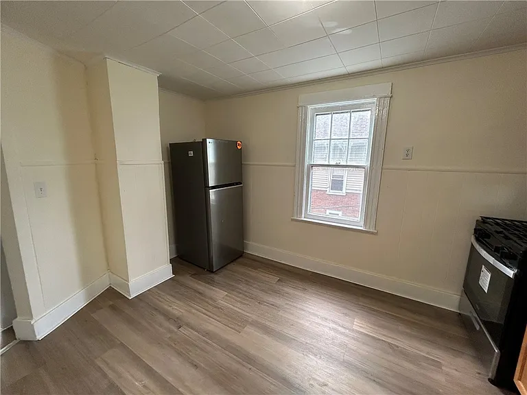 42 Villa St #UPPER — Photo 5