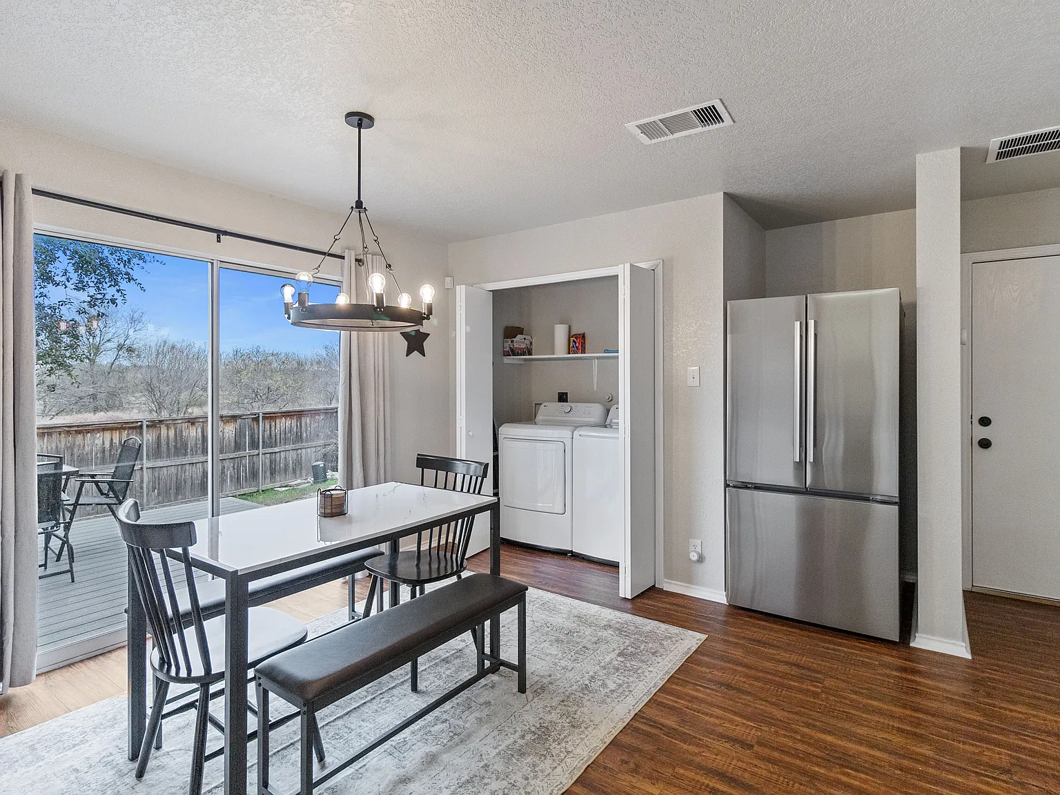 3 bed, 2.5 bath, 1437 sqft, $3,500 — Photo 4