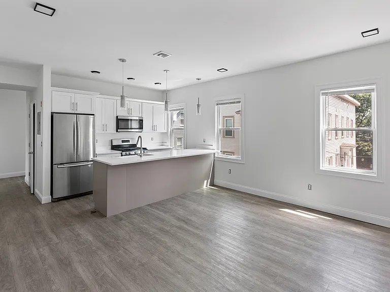 14 Trenton St #STREET2 — Photo 3