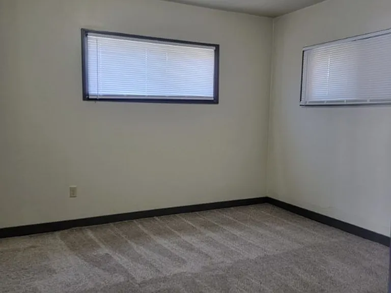 925 N Main St — Photo 10