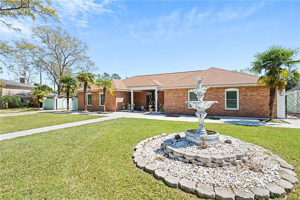 1255 Spring Valley Dr E