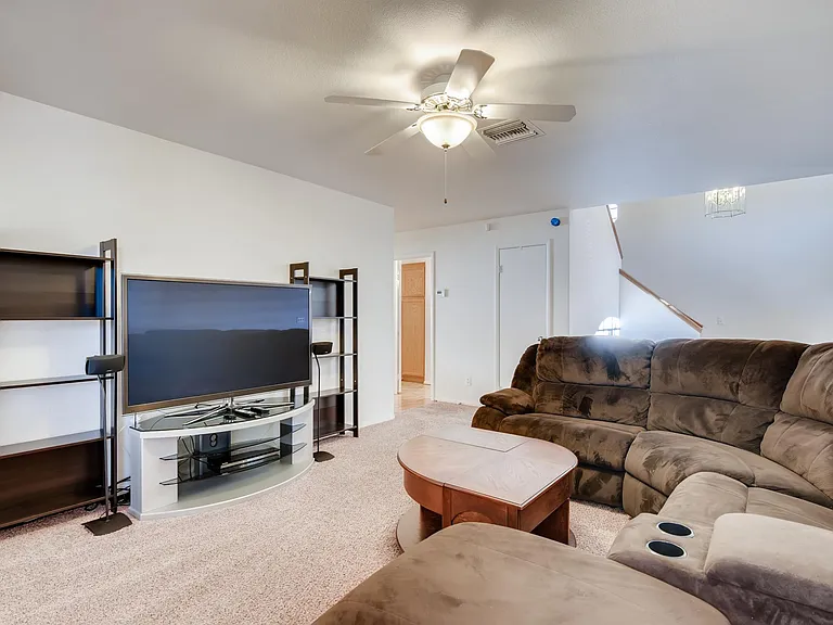 1409 Silk Tassel Dr — Photo 7