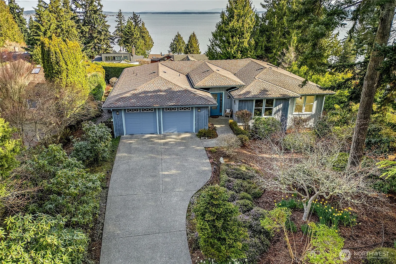 140 Trafalgar Drive photo 1
