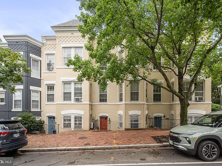 1530 34th St NW — Photo 1
