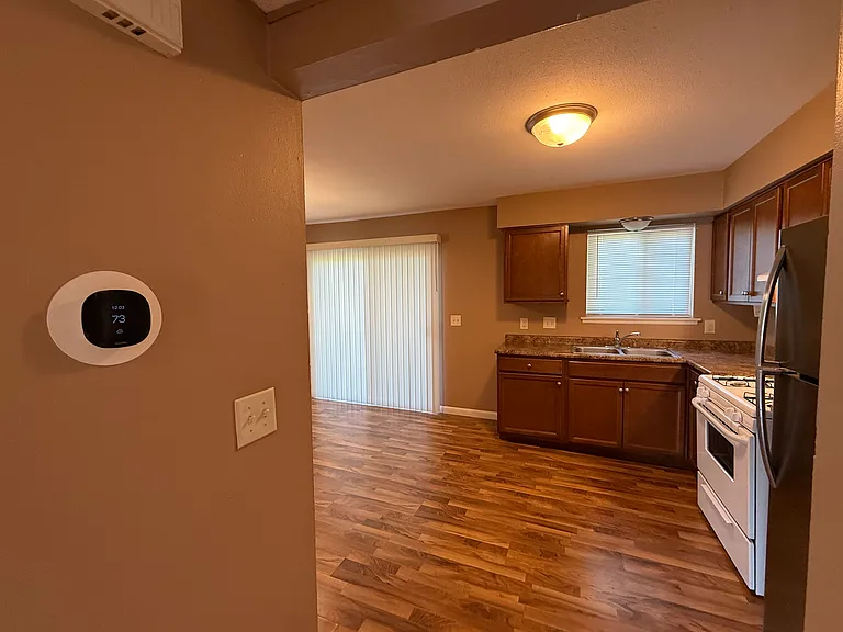409 Lakeside Ave #6 — Photo 5