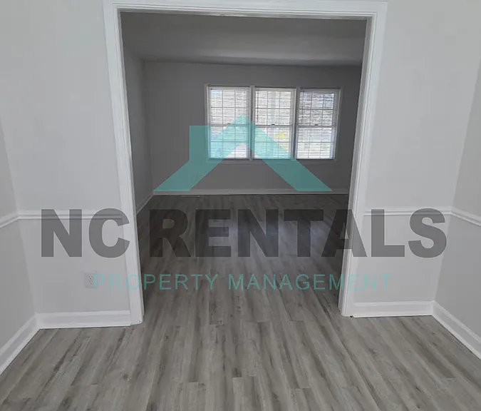 2300 Carlford Rd — Photo 5