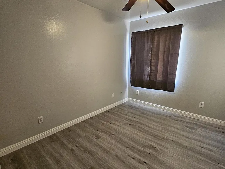 7355 N Black Canyon Hwy #2 — Photo 8