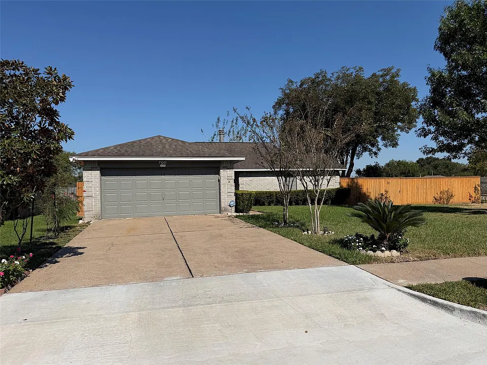 455 Oakdale Dr