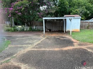 111 S Victoria St, Commerce, GA 30529