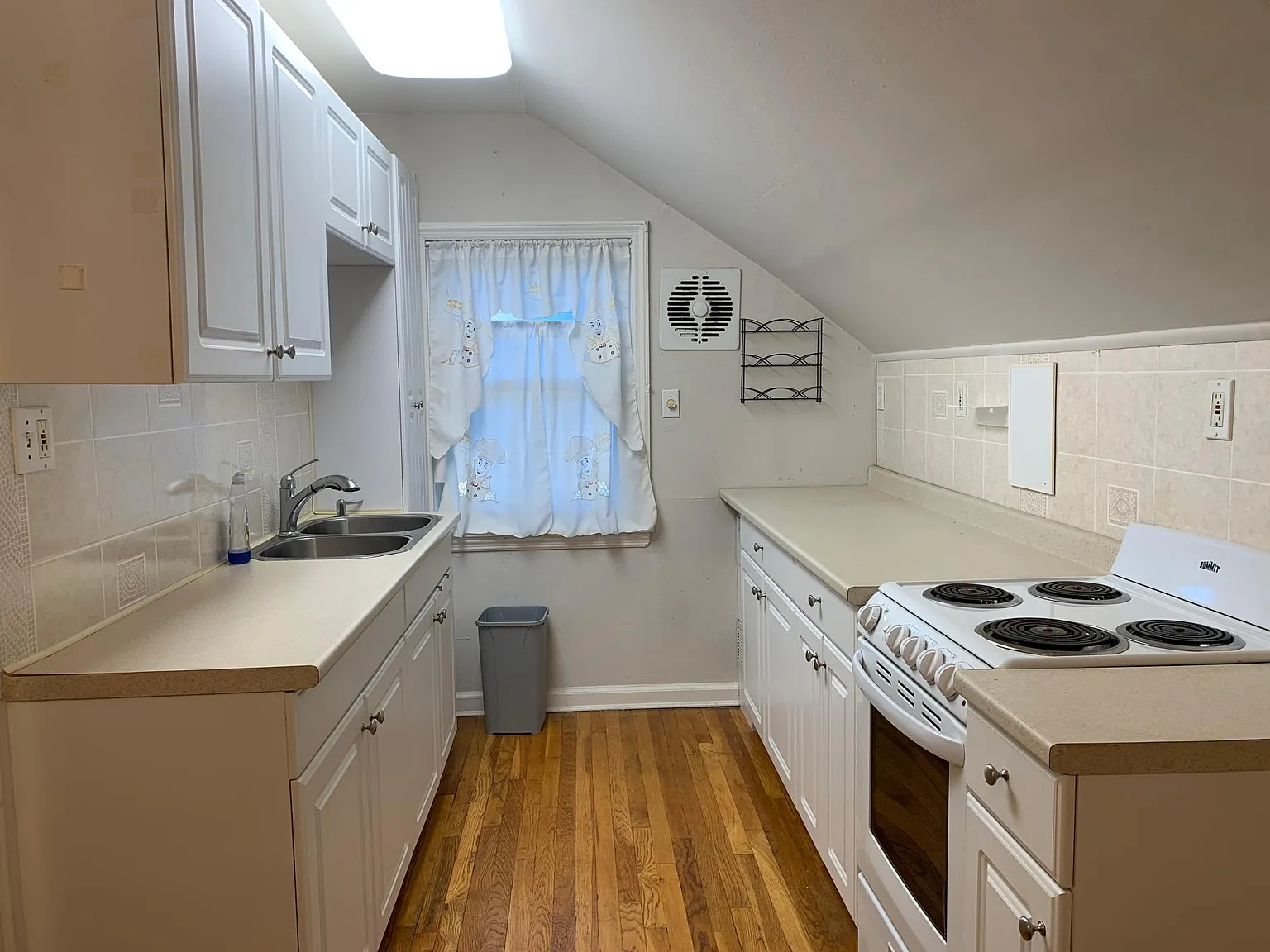 Tulip Ave, Floral Park — Photo 1