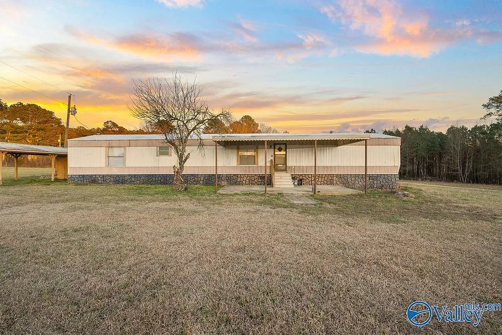 2202 County Road 57 photo 1