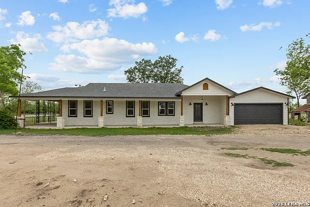 Building Photo - 13515 Quintana Rd