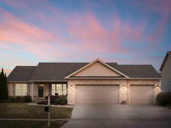 1702 Whitmer Ct, Bloomington, IL 61704