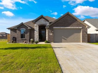 1711 Lakeway Dr, Cleburne, TX 76033
