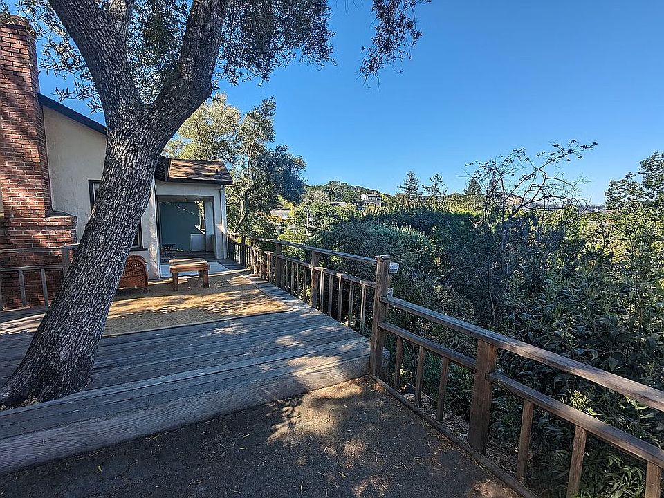 Upper Level Deck/Parking Spo