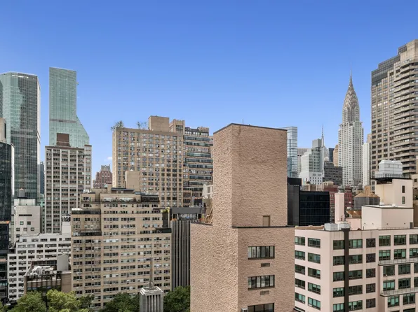 100 United Nations Plaza image 6 of 6