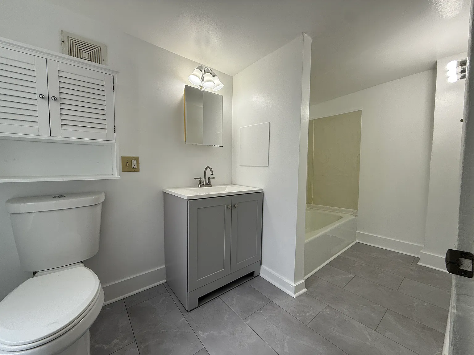 4 bed, 1000 sqft, $2,095 — Photo 4