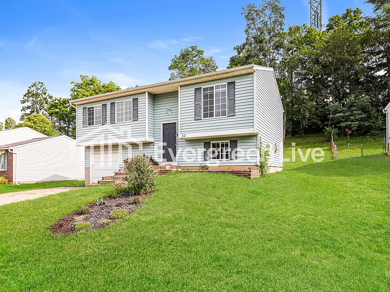 32 Valeside Dr — Photo 2